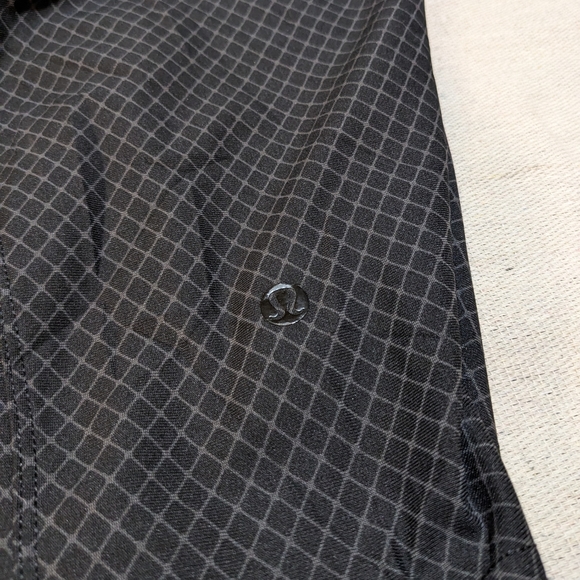 Printed Lululemon Shorts men's 30 - Picture 7 of 10